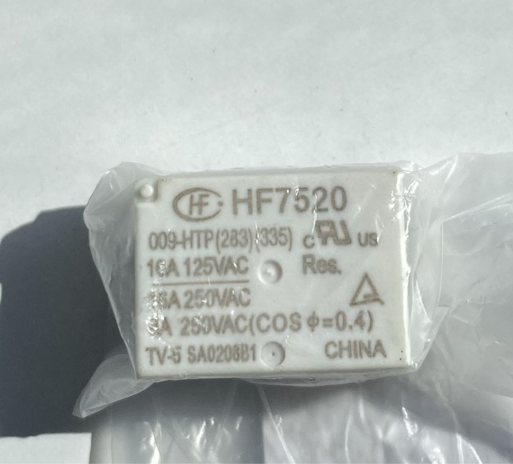 Реле HF7520 009-HTP