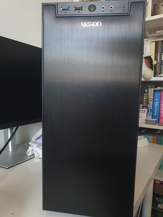 Obudowa Vision z wyciszanymi panelami bocznymi