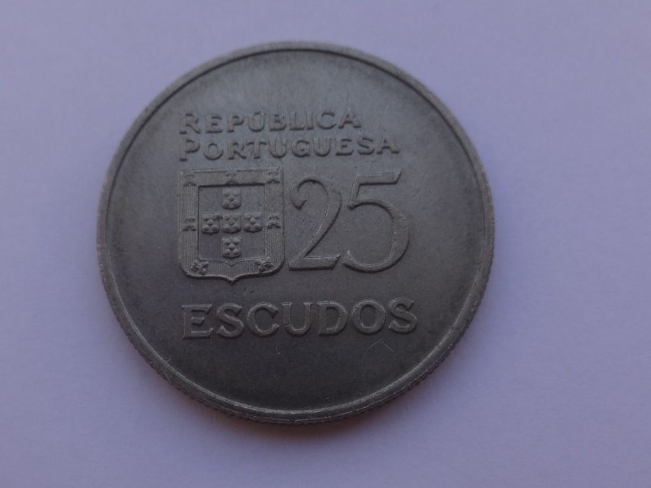 Moedas 25$00 Várias