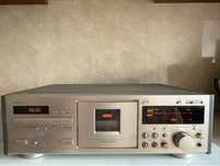 Кассетная дека высокого класса TEAC V 7000. Шампань