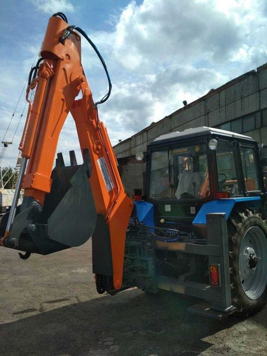 Экскаватор-погрузчик БАМ-2014