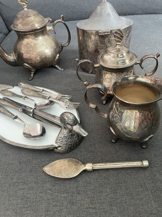 Conjunto antigo em metal prateado
