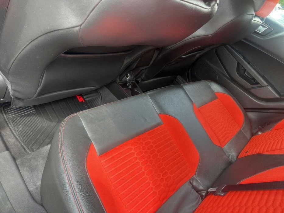 Ford Fiesta ST      2019