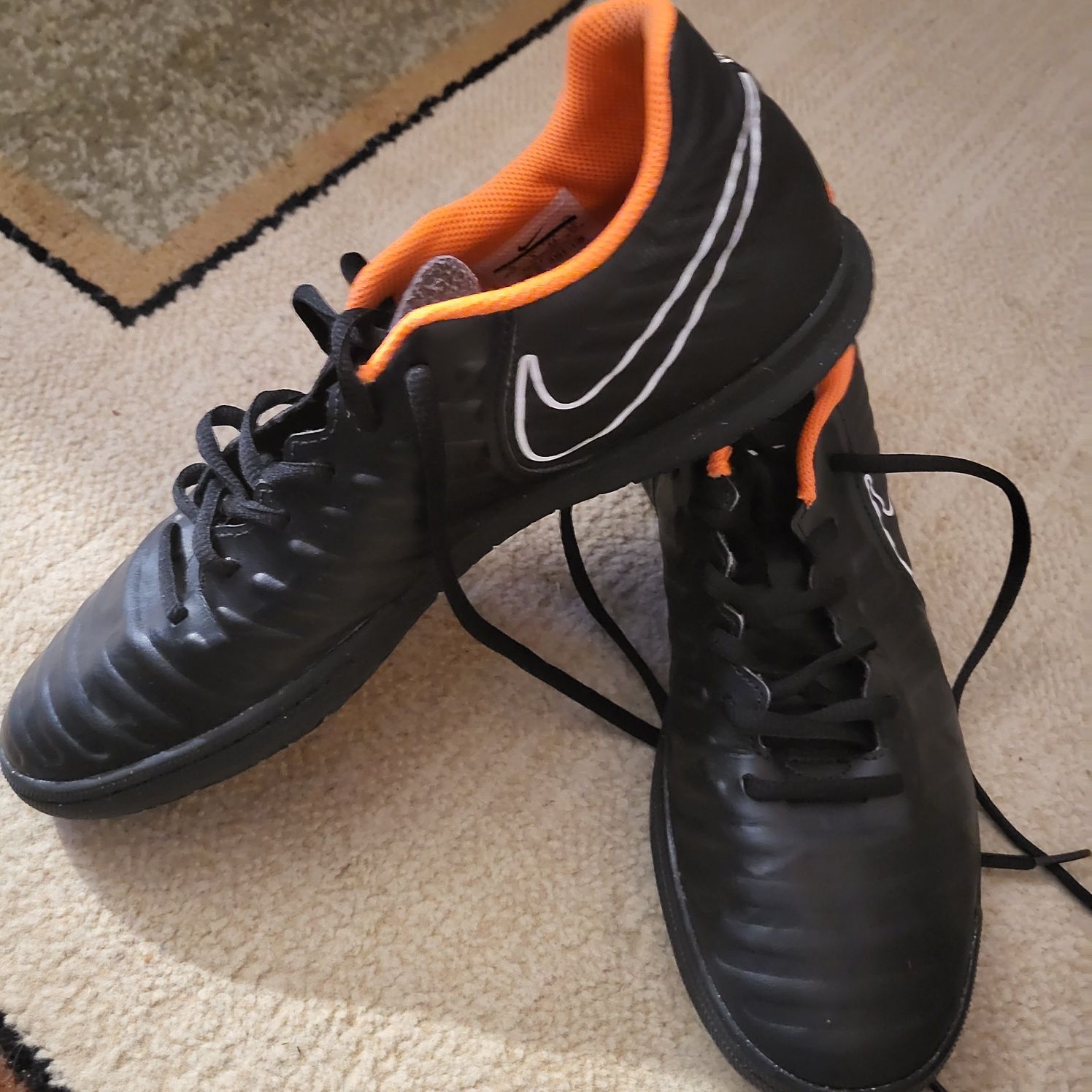 Nike Tiempo LegendX, halówki, rozm. 44, wkładka 27,5 cm