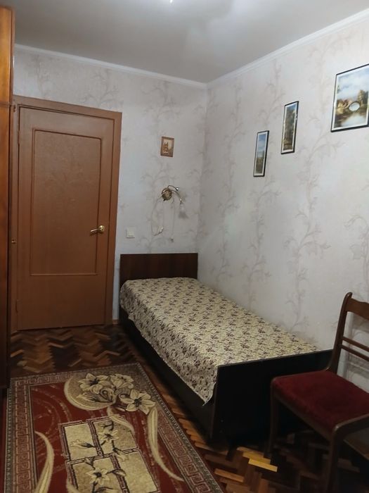 Здається чудова кімната,метро Позняки