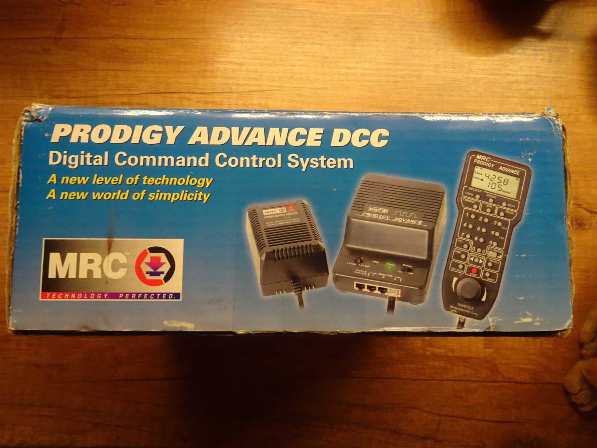 Cyfrowa centrala sterowania modelami kolejek - MRC Prodigy Advance DCC