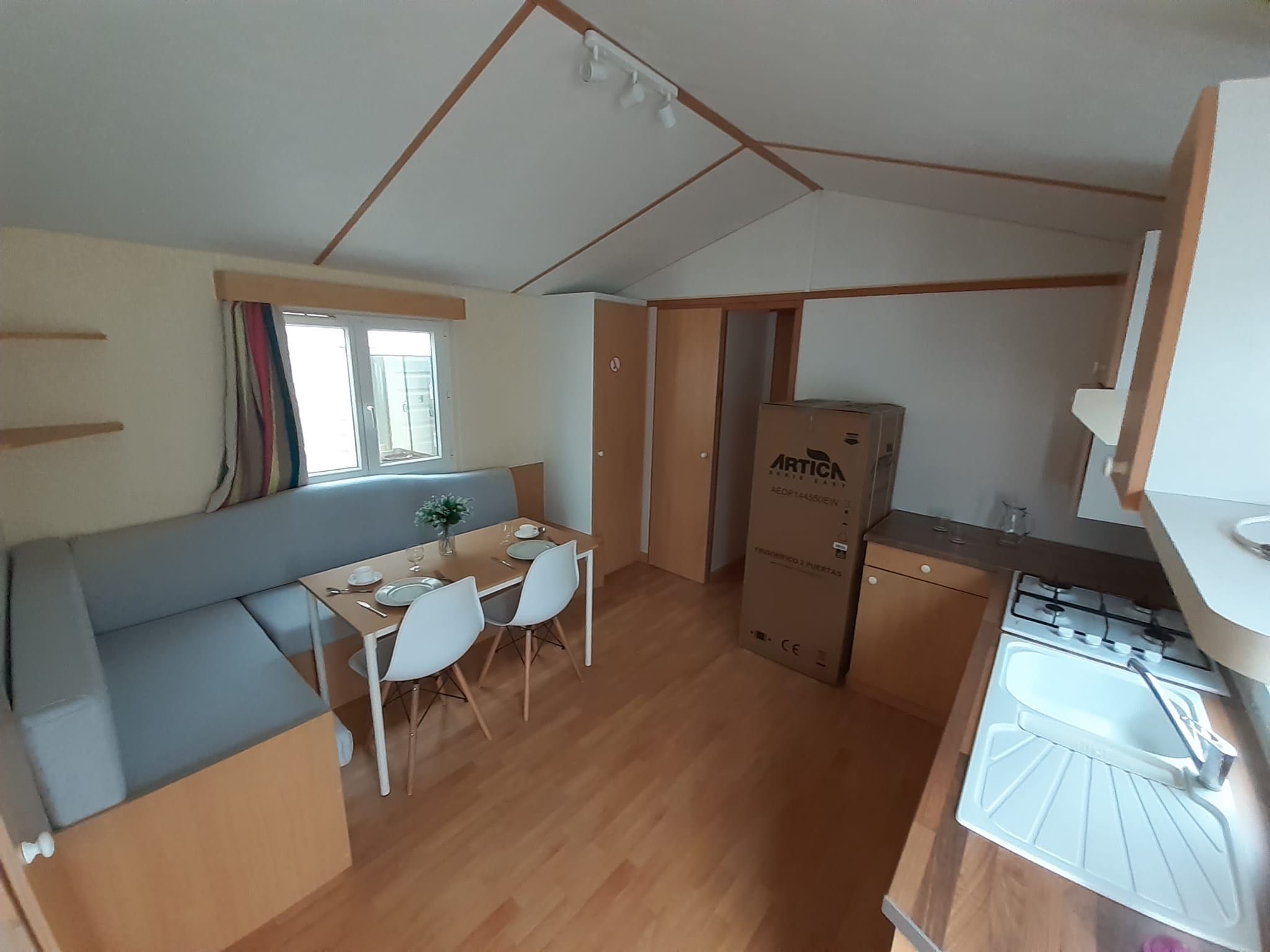 CASA MÓVEL NA OCASIÃO RIDOREV NIRVANA DE 9X4 METROS EM SANTAREM.