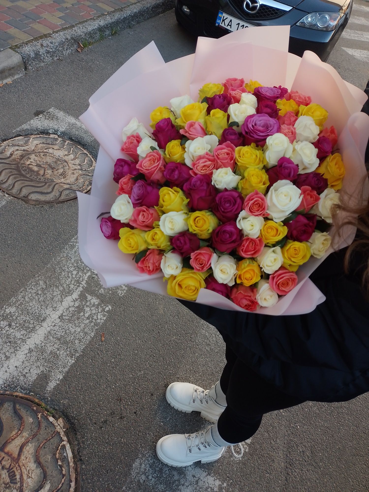 Доставка троянд Київ, Україна та ЄС