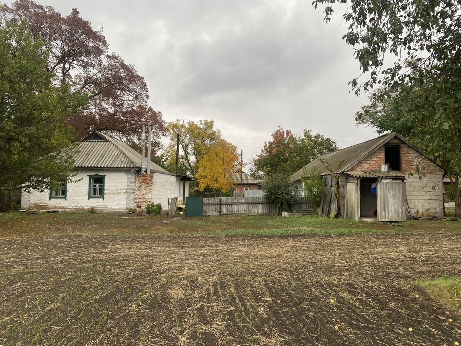 Будинок, асфальт, газ, інтернет