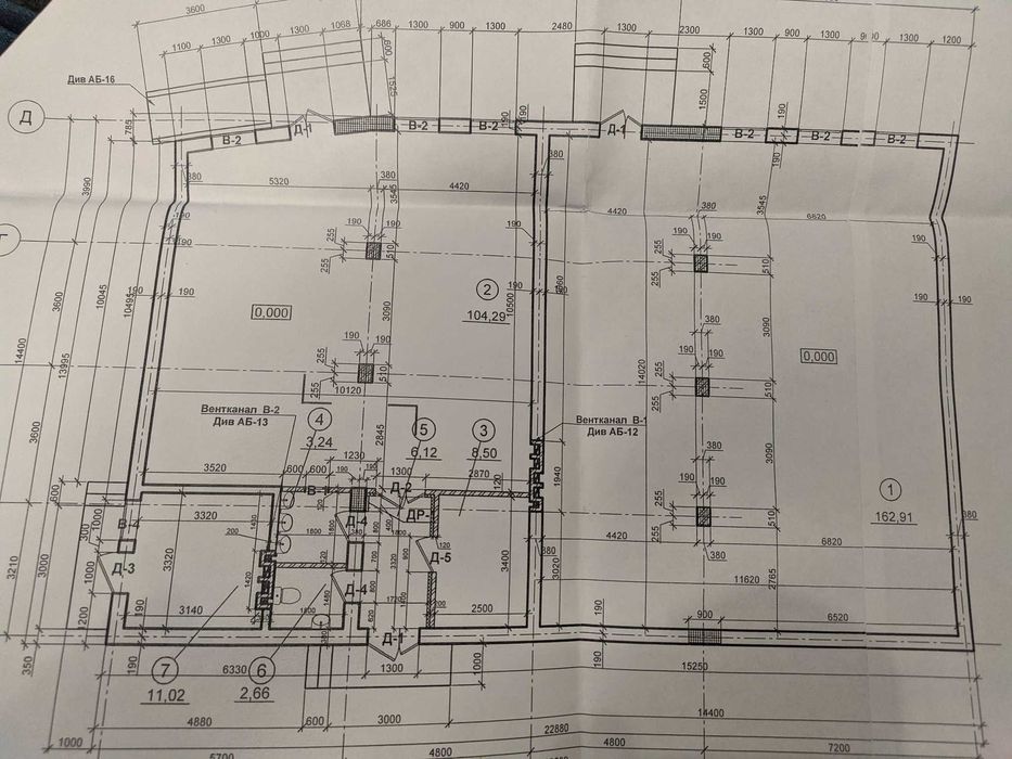 Недобудоване комерційне приміщення в с.Городище