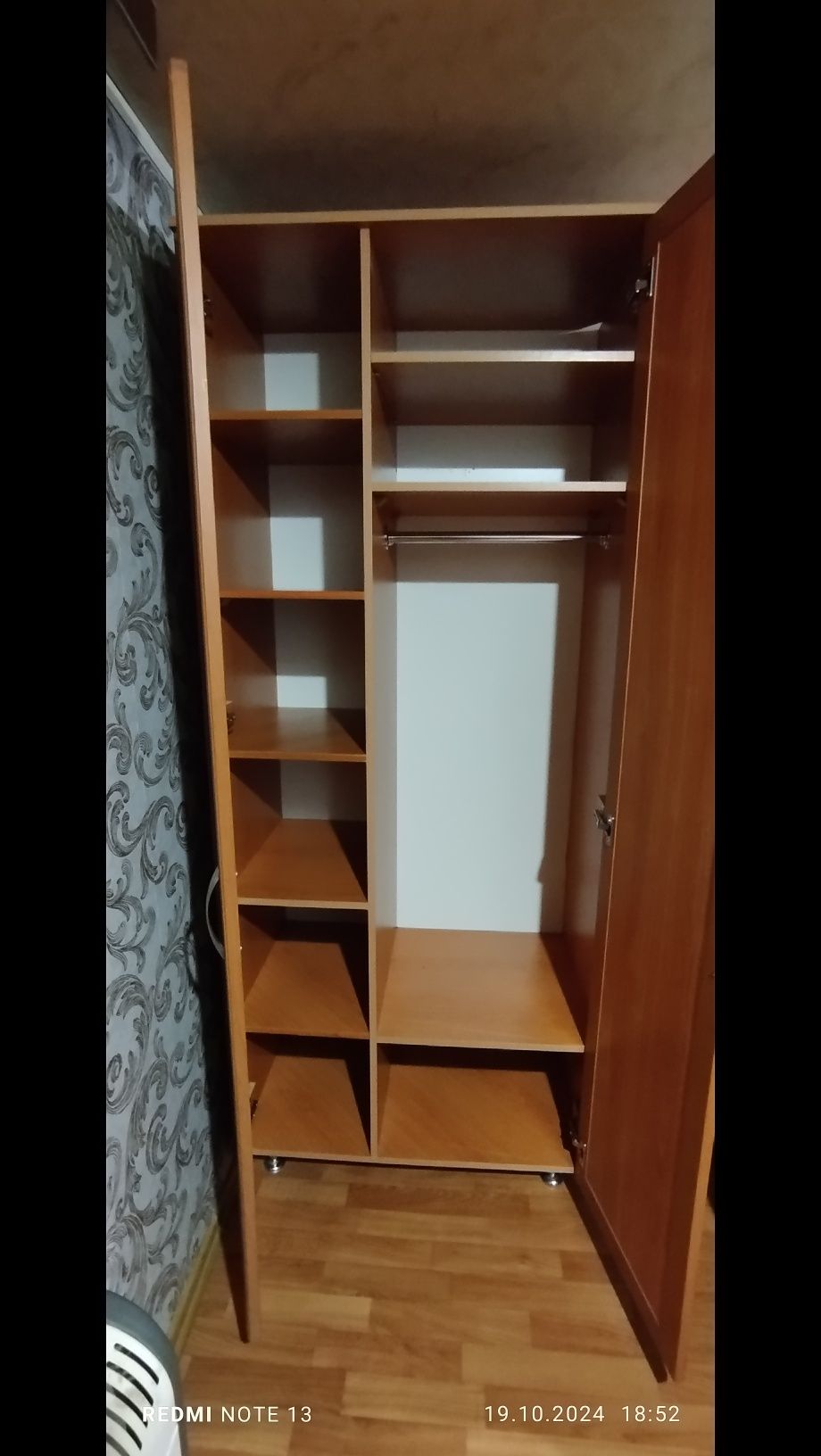 Стінка у вітальню або спальню з ротангу