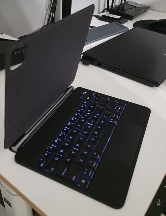 Etui magnetyczne iPad pro 11 m4