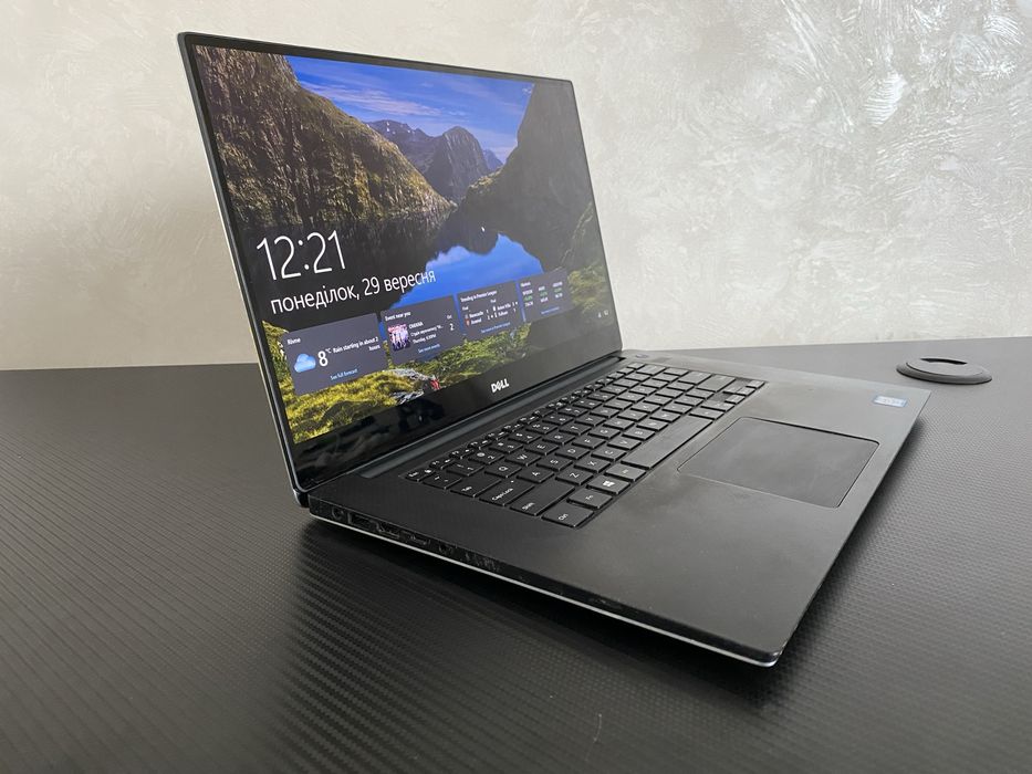 Ноутбук Dell Precision 5520 4k touch I7 - 7820HQ 2.9GHz