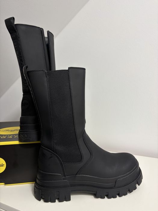 Buty/kalosze marko Buffalo na grubej podeszwie zasuwane na zamek