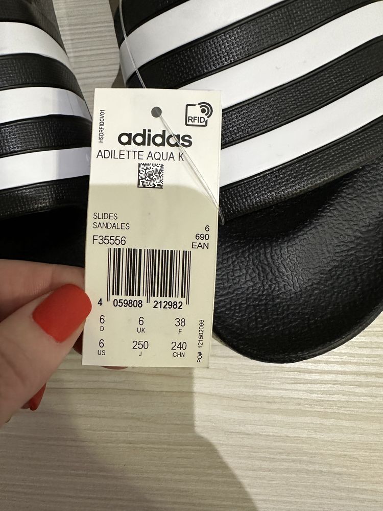 Слайдери , шльопанці 38 adidas