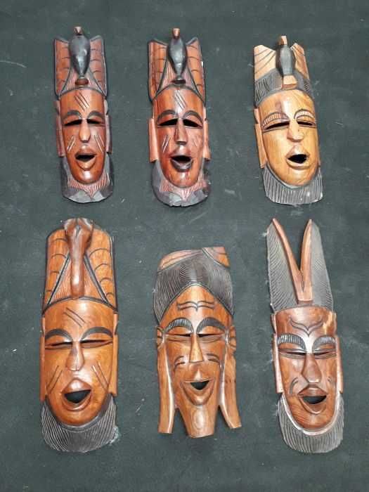 Máscaras Africanas antigas grandes e decorativas