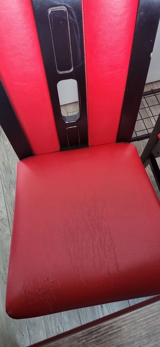 Stół rozkładany z 4 krzesłami
