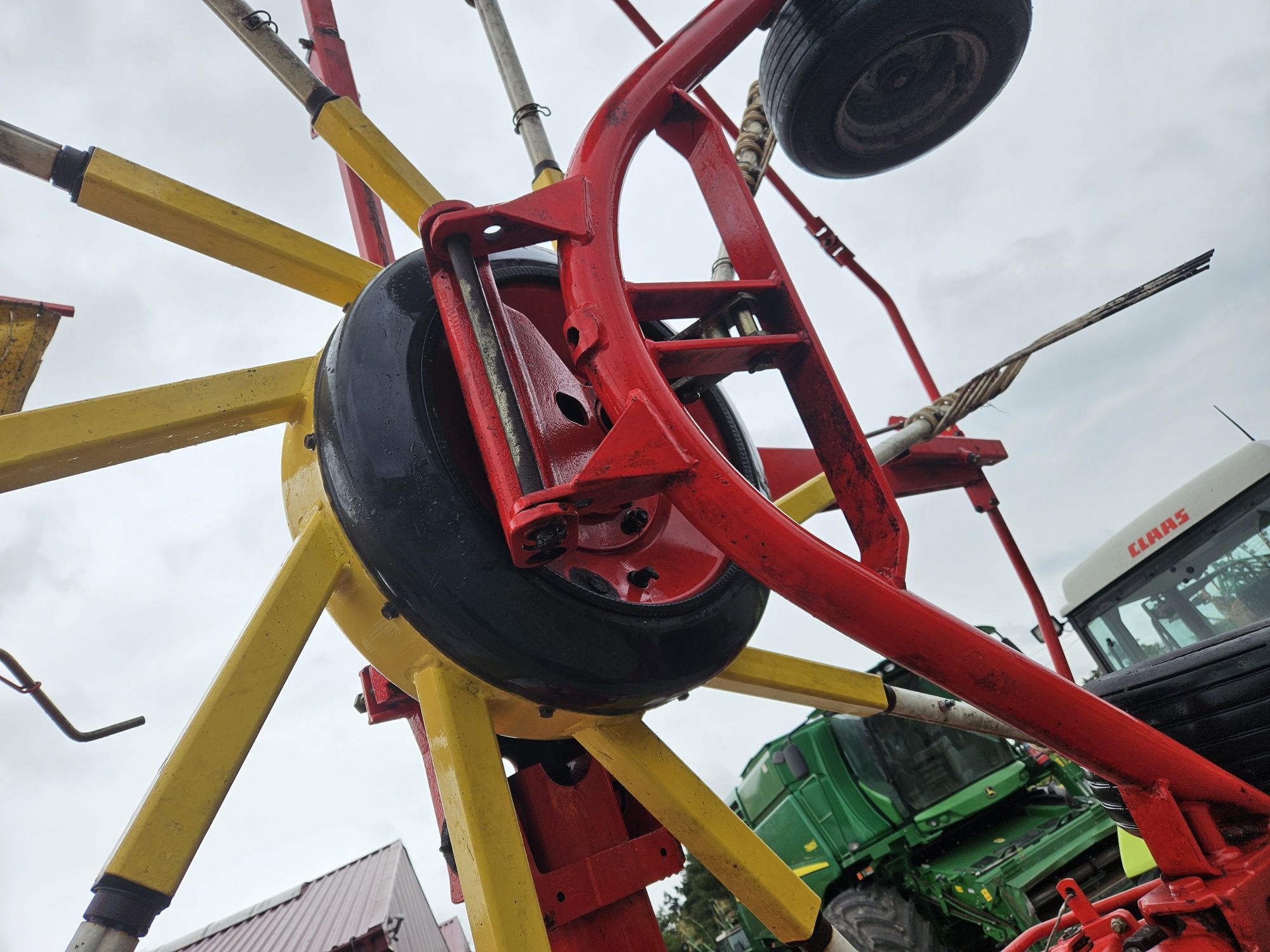Zgrabiarka pottinger eurotop 651 a 2008 rok idealny stan claas fella