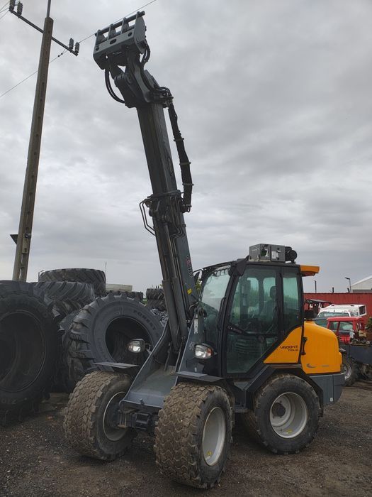 Miniładowarka ładowarka Giant v6004t teleskopowa klimatyzacja zadbana