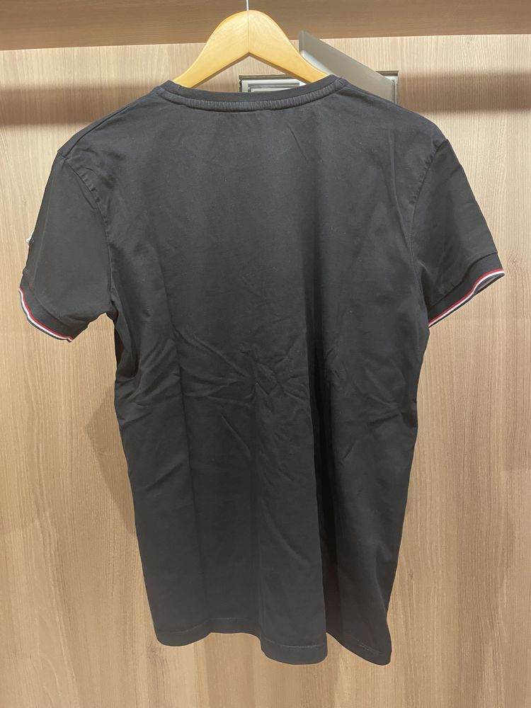 T-Shirt Moncler Preta