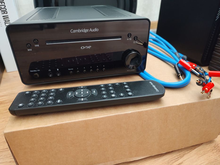 Cambridge Audio One wzmacniacz system muzyczny Bluetooth CD przewody