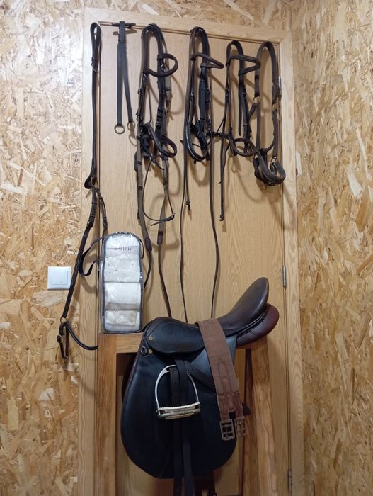 Selim/ arreio de obstáculos completo com cabeçadas