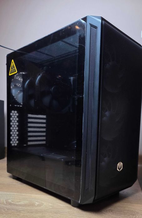 KOMPUTER I5-14600K 32GB ram monitor 1440p 180hz