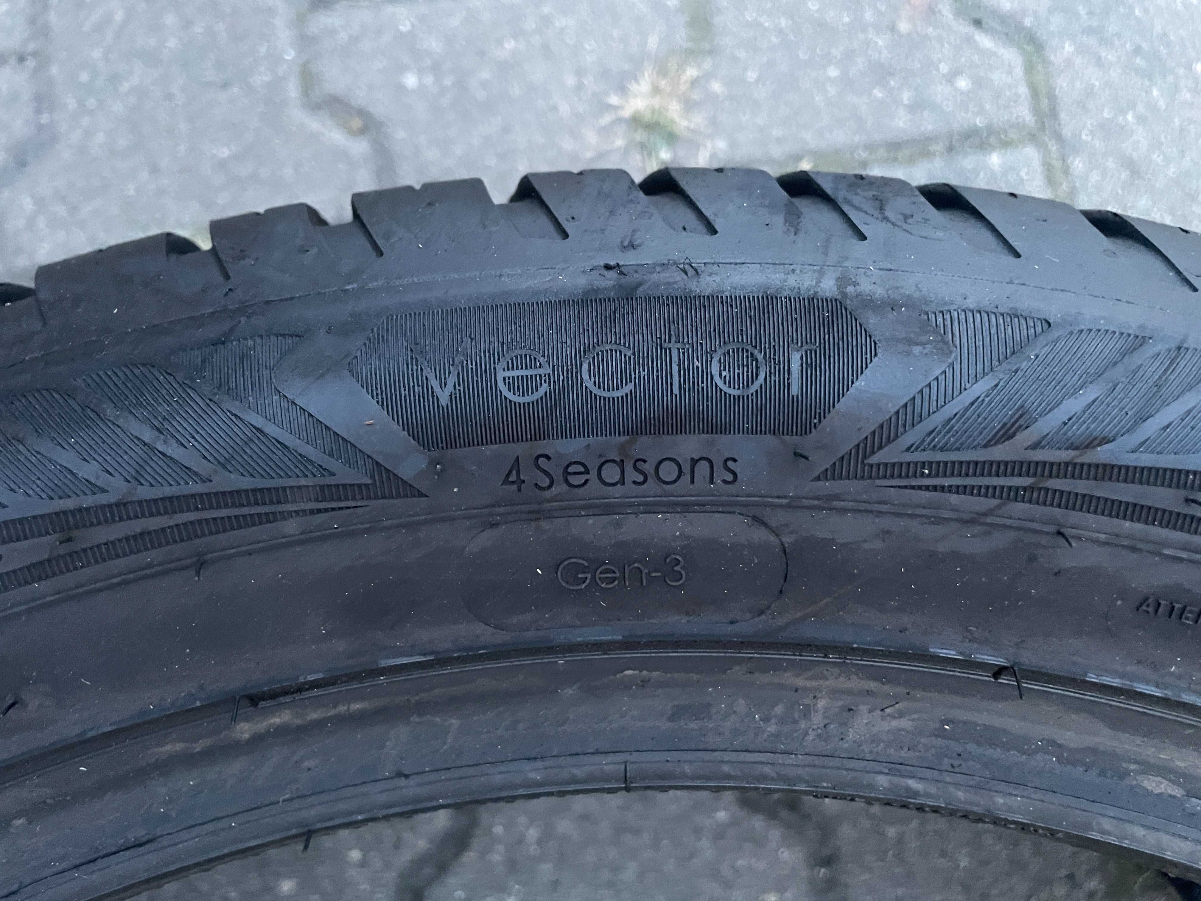 255/45/19 Opona Zimowa Goodyear Vector 4 Seasons Gen-3 100W