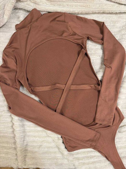 Боди с открытой спиной