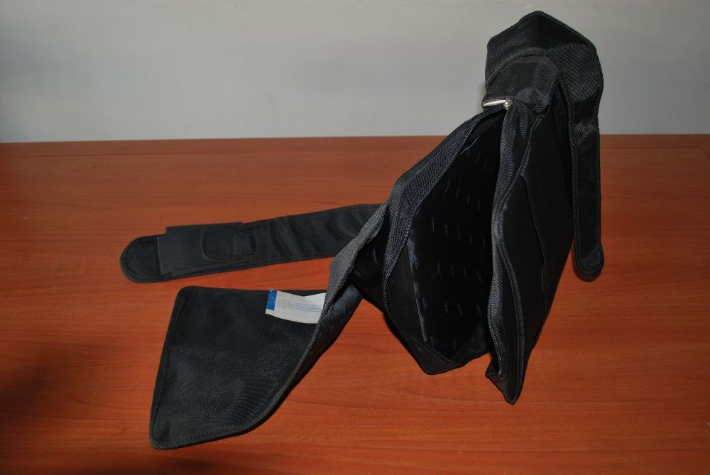 Sacola/Mala/Carteira Preta Marca Marksman Forrada a Tecido Seda (nova)