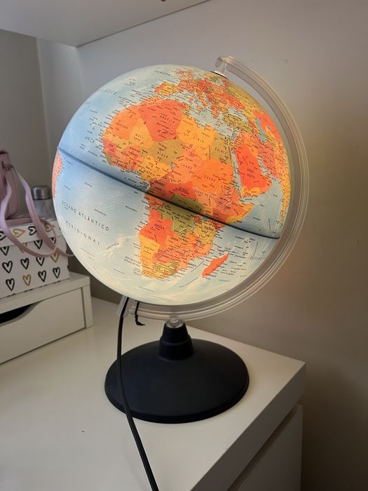 Candeeiro globo terrestre