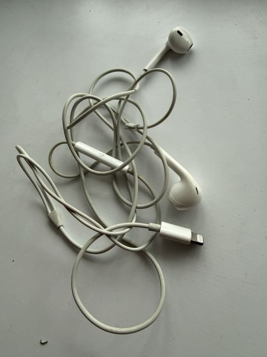 Навушники для iphone лайтнінг