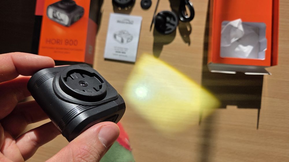 Lampka rowerowa Magicshine Hori 900