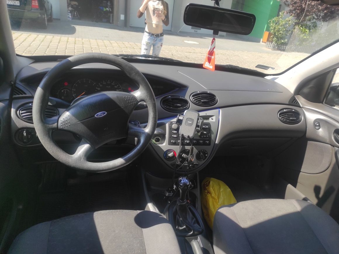 Sprzedam Ford Focus 1,6 benzyna