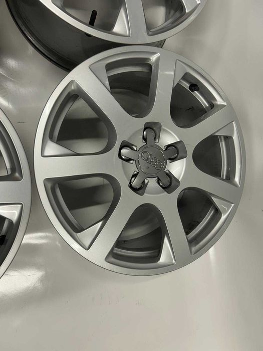 Felgi Aluminiowe oryginał Audi 5x112  8J x 17'' ET 39 Audi
