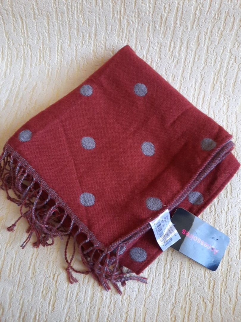 Шикарный новый шарф accessoires
 68×42 см