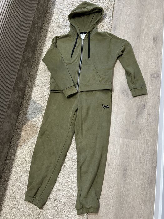 Жіночий спортивний костюм Staff M