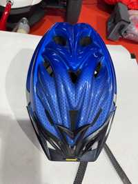 Capacete adulto de bicicleta azul marca CRATONI