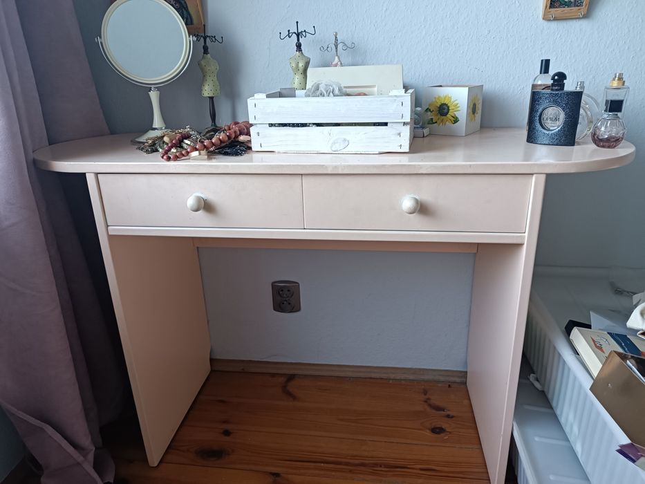 Toaletka do malowania dwie szafki nocne zestaw