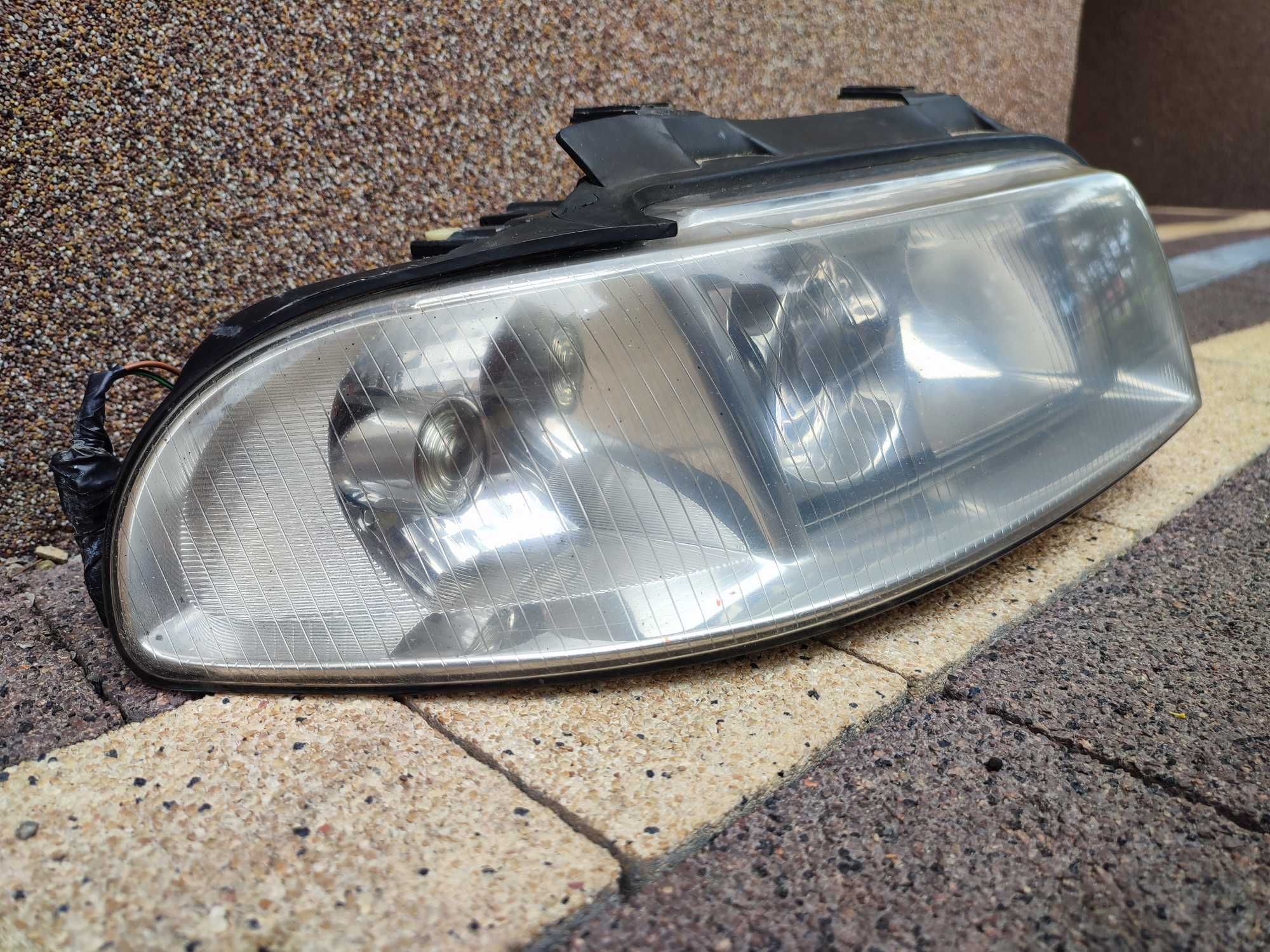 Lampa Przednia Prawa Valeo Audi A4 B5 Lift