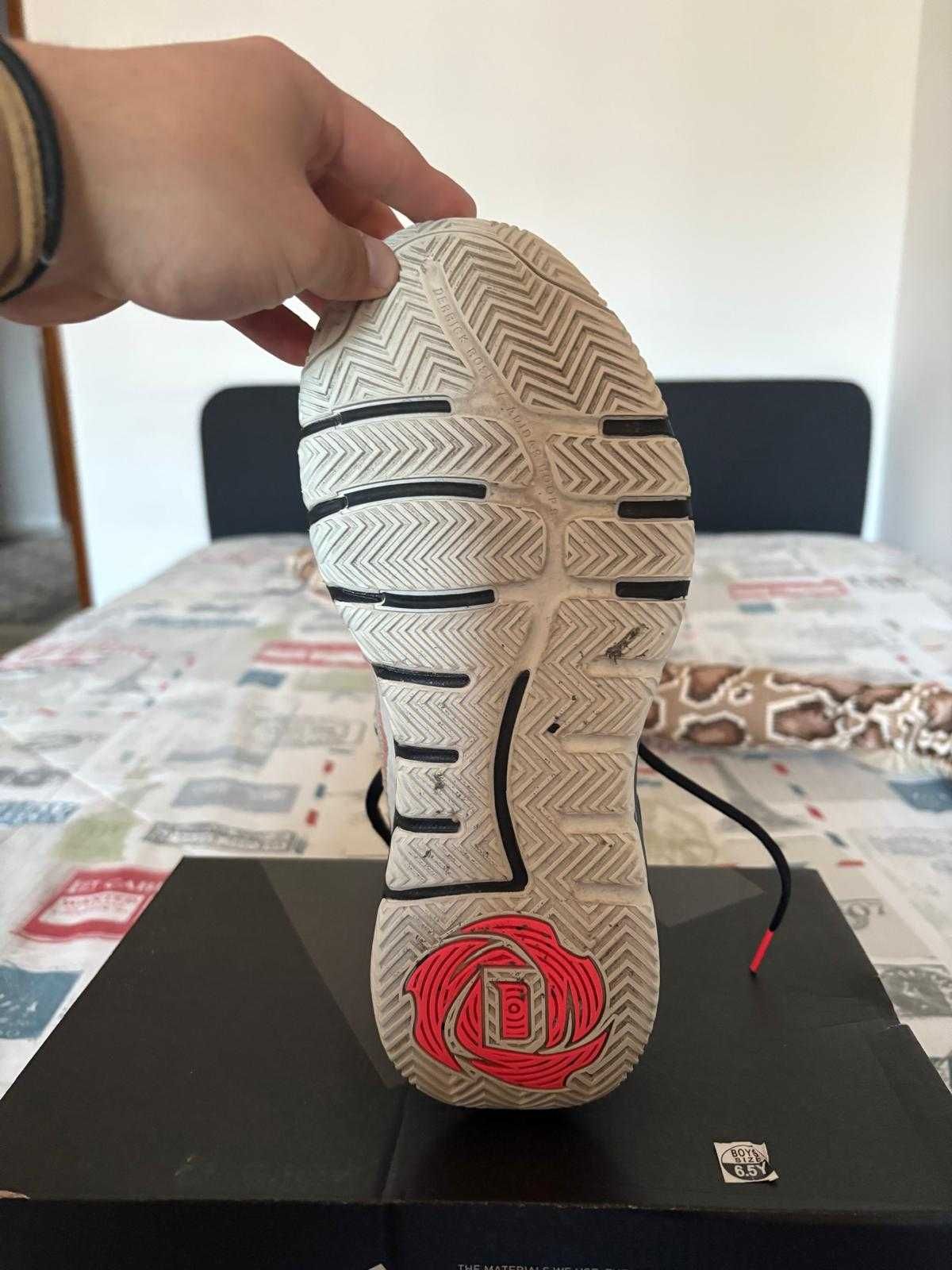 Modelo: Adidas D.O.N. Issue #4
Edition Limited