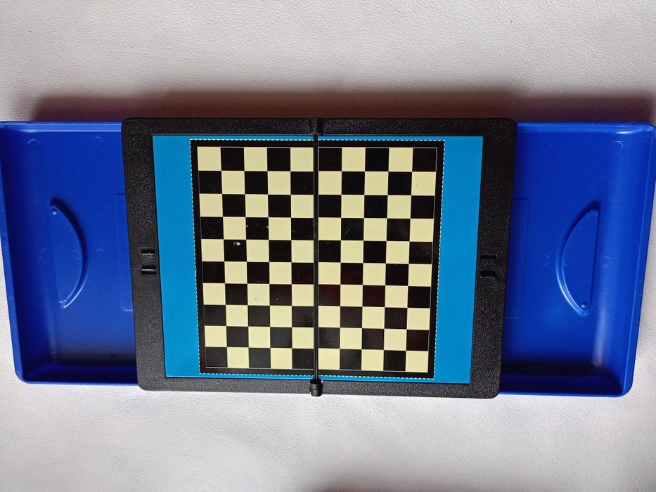 Nr190) szachy warcaby małe miejsca na pionki plansza