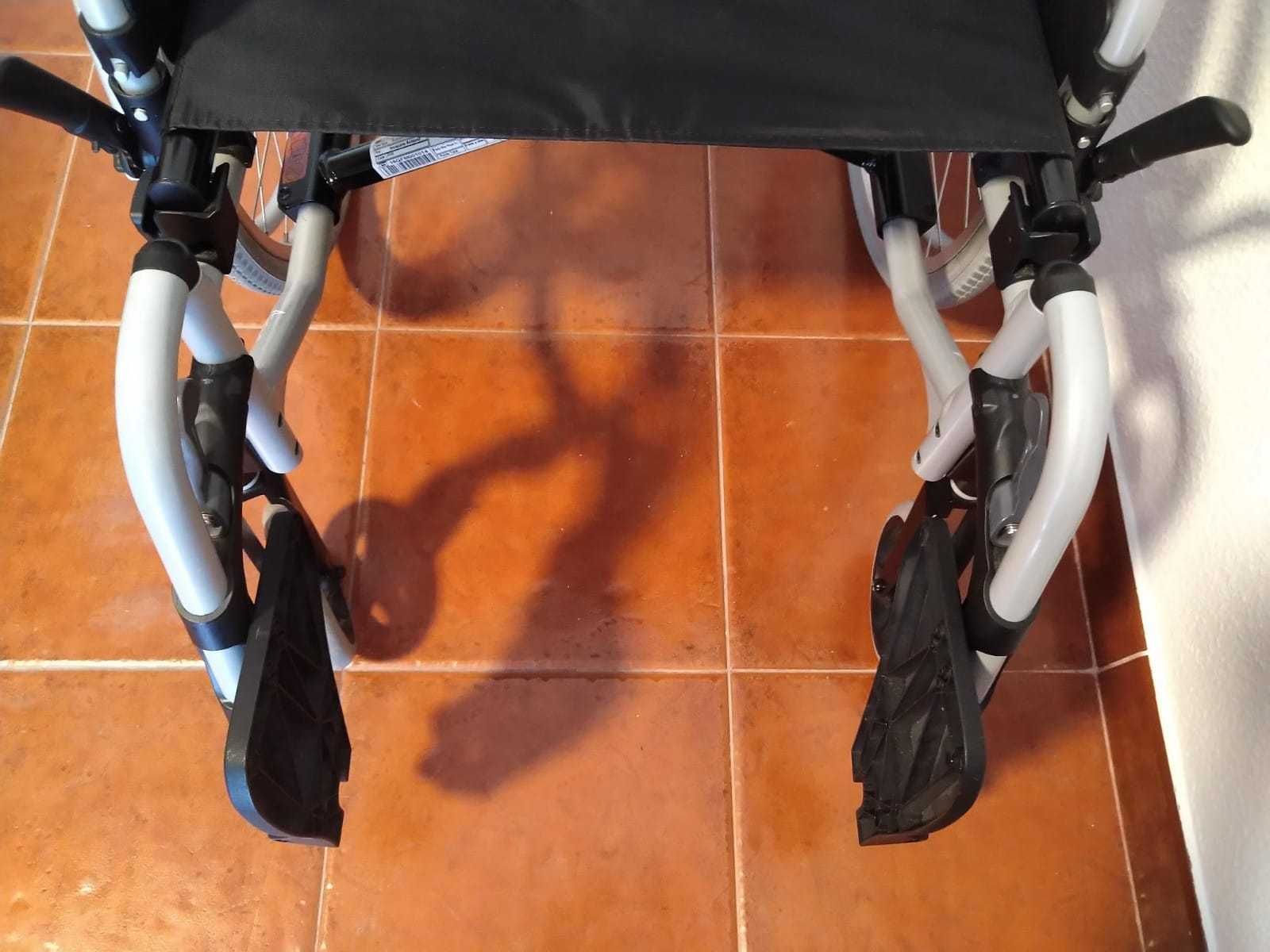 Cadeira de Rodas Manual Invacare Action2 NG