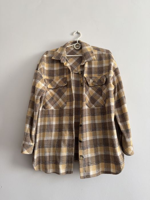 Жіноча сорочка в клітинку