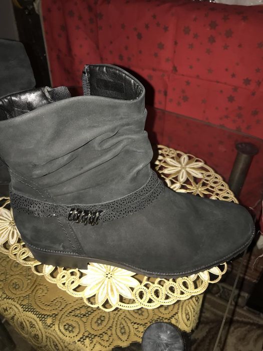 Продам жіночі шкіряні,нові черевички