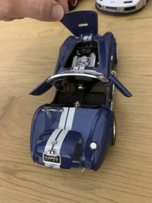 Model Road Tough Selby Cobra 427S/C 1:18 kolekcjonerski