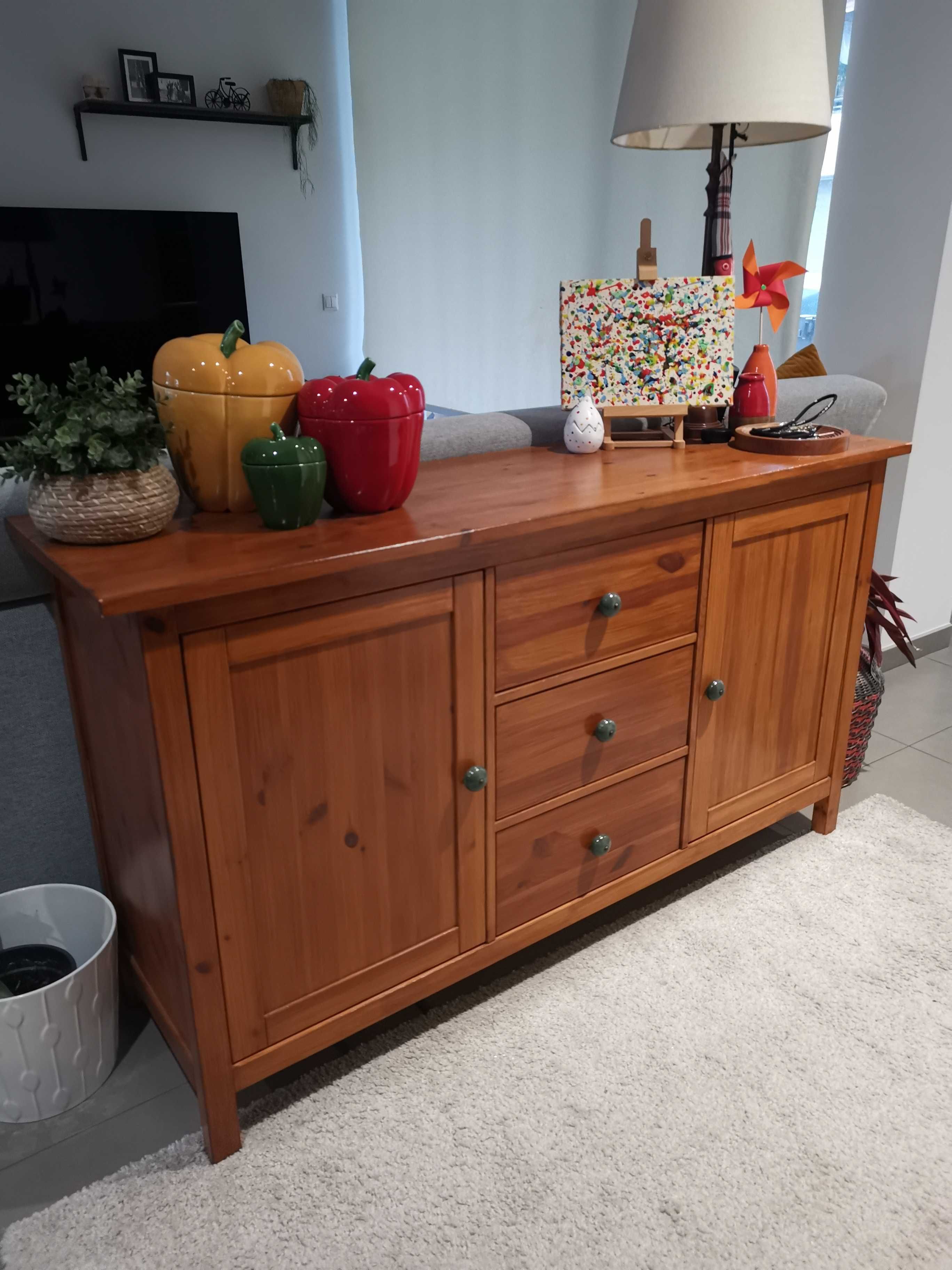 Aparador Ikea HEMNES