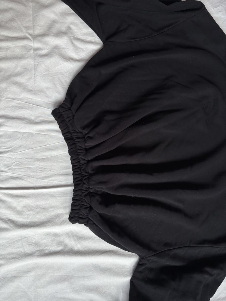 overisze szeroka bluza czarna wassyl s/m z kapturem i ściągaczami