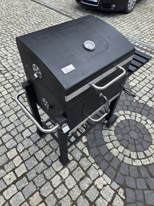 Duży grill ogrodowy