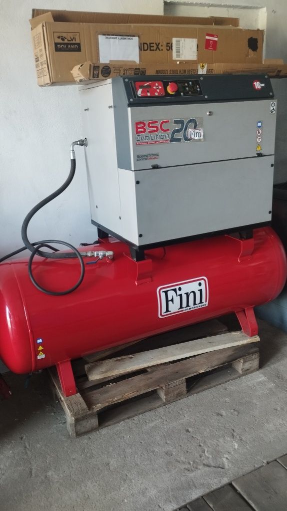 Kompresor srubowy fini 15kw falownik zbiornik 500l